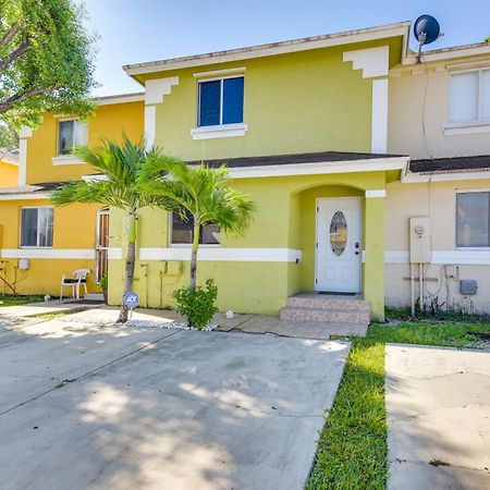 Opa-Locka Townhome, 15 Mi To Miami Beach! 외부 사진