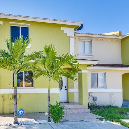Opa-Locka Townhome, 15 Mi To Miami Beach! 외부 사진
