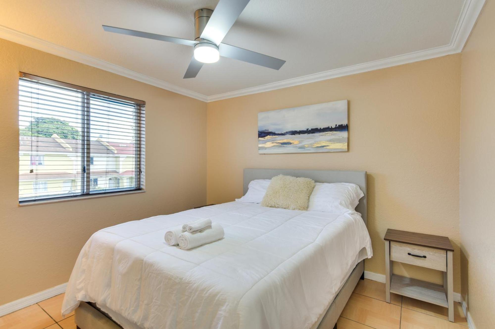 Opa-Locka Townhome, 15 Mi To Miami Beach! 외부 사진