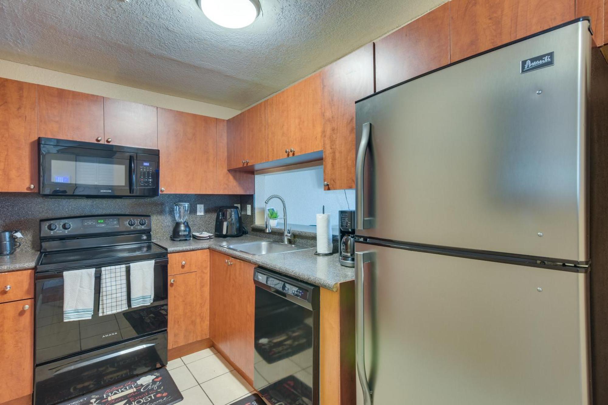 Opa-Locka Townhome, 15 Mi To Miami Beach! 외부 사진